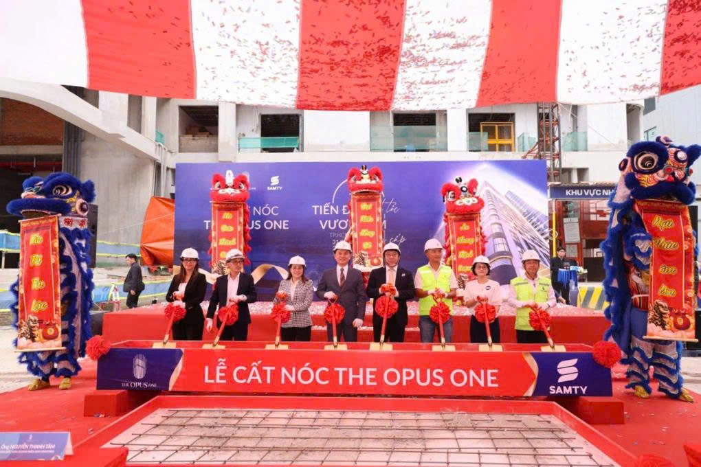 lễ cất nóc opus one